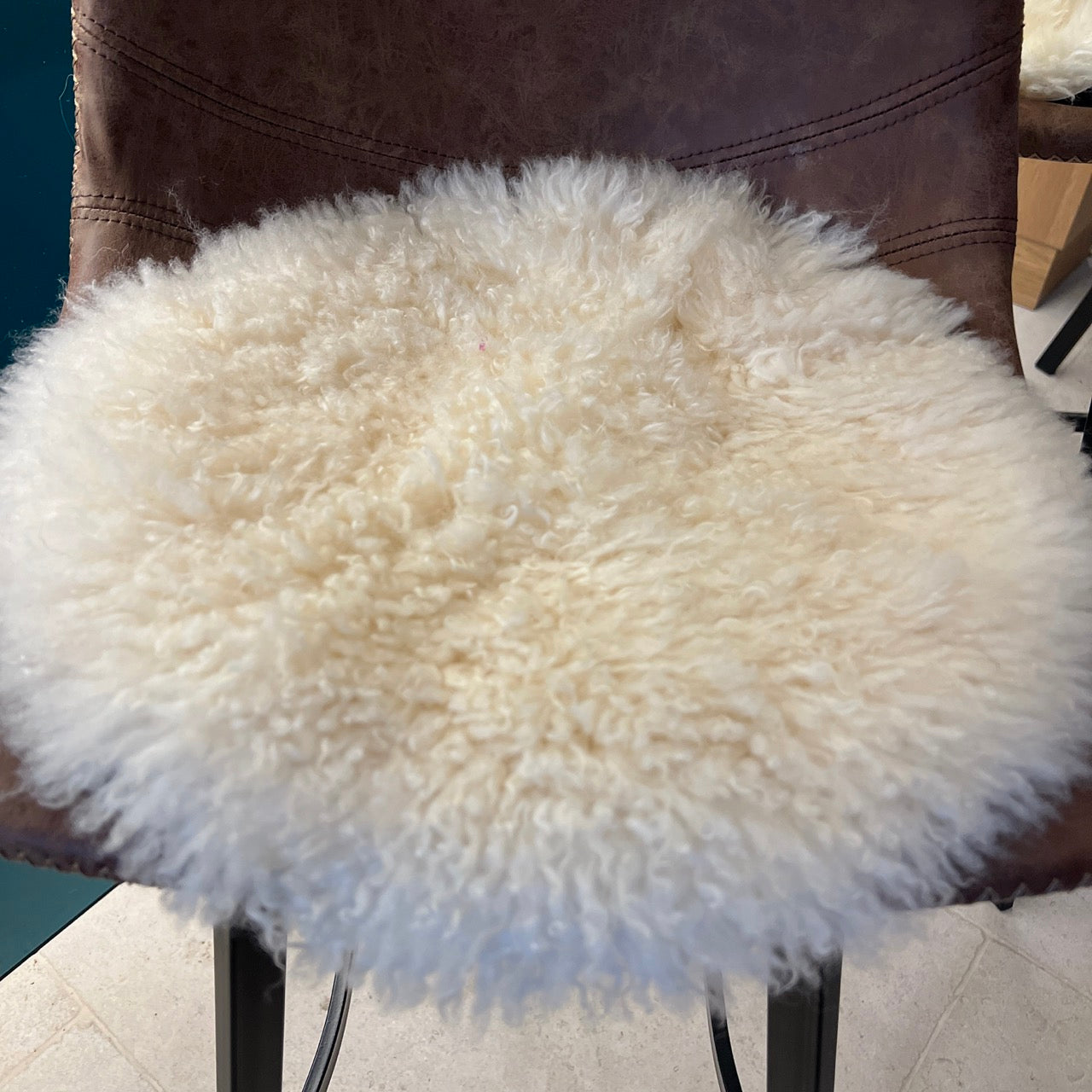 British Curly White Sheepskin Roundie Seat Pad – 35cm