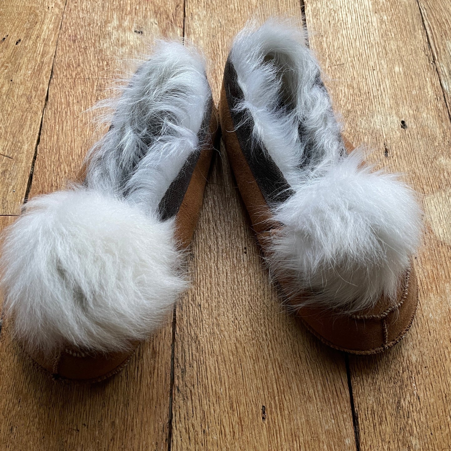 Tuscan Shearling Slippers - Tan & Cream - Wildash London