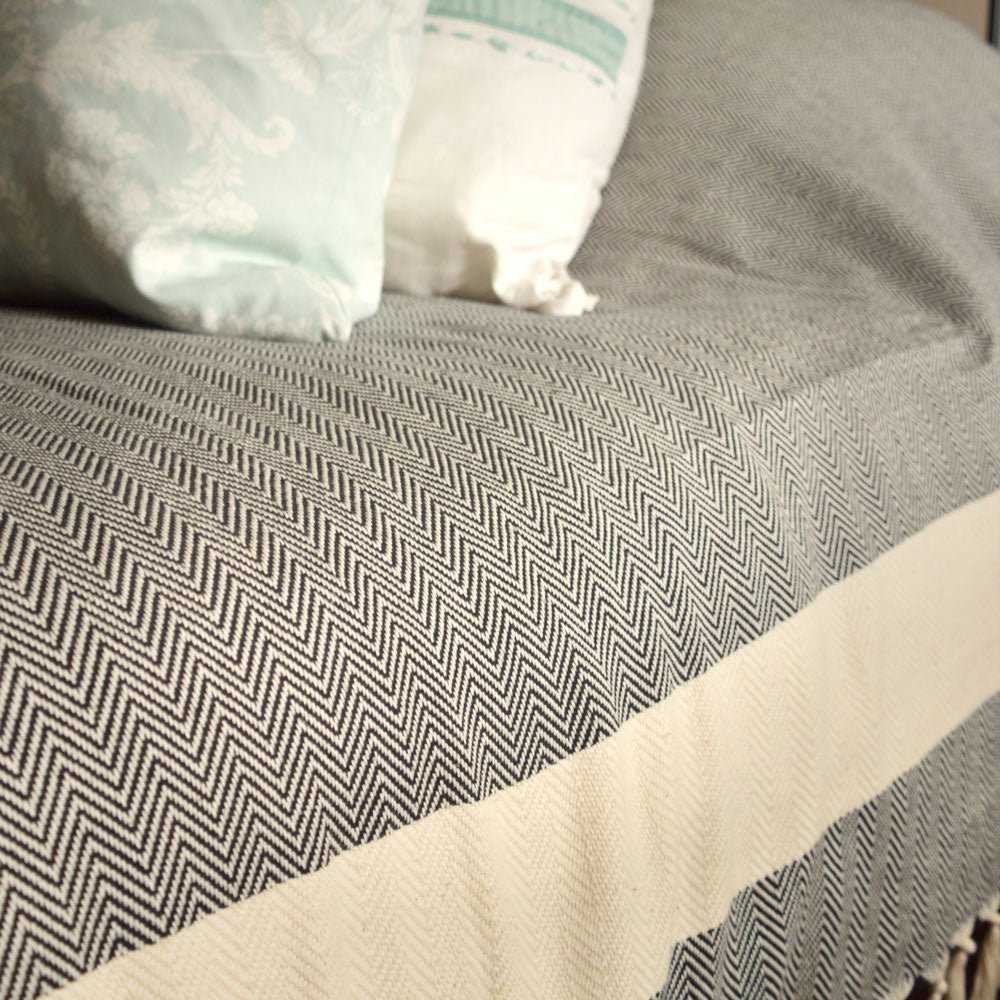 Harrington Bed Throw XL 200cm x 240cm | Black - Wildash London