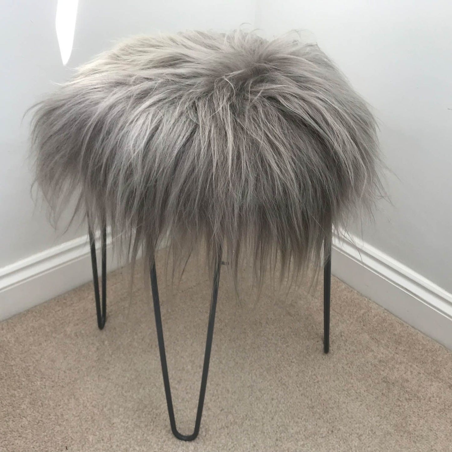 Icelandic Sheepskin Roundie Seat Cover Warm Grey Long 35cm - Wildash London