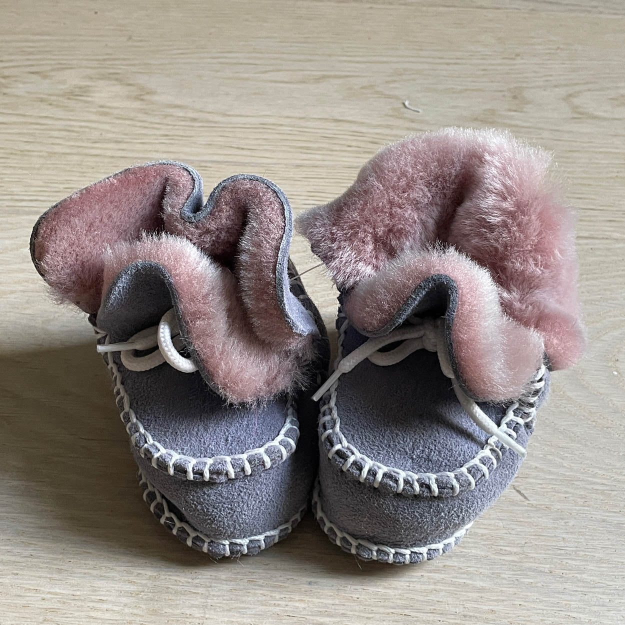 Shearling Baby Booties S 3-12 Months | Baby Blue & Pink - Wildash London