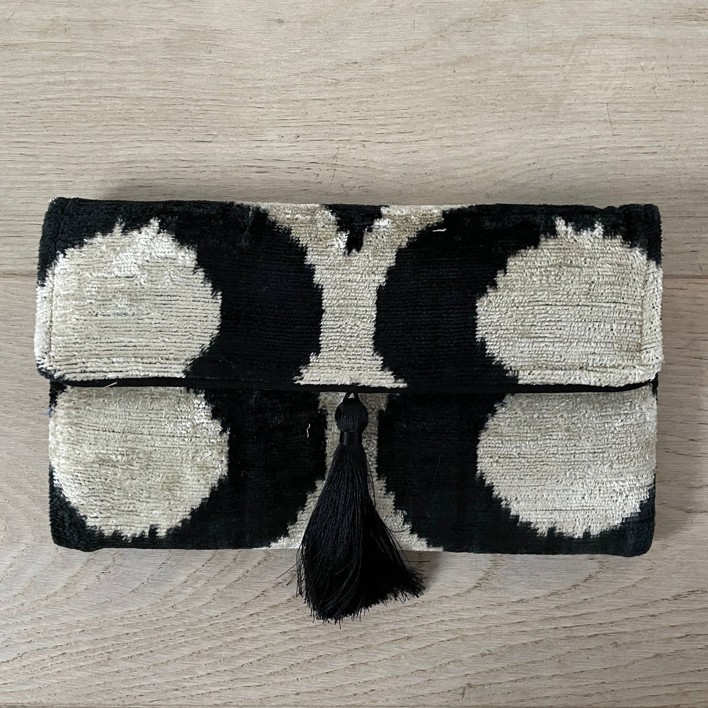 Velvet Handbag Clutch VL22417-04 - Wildash London