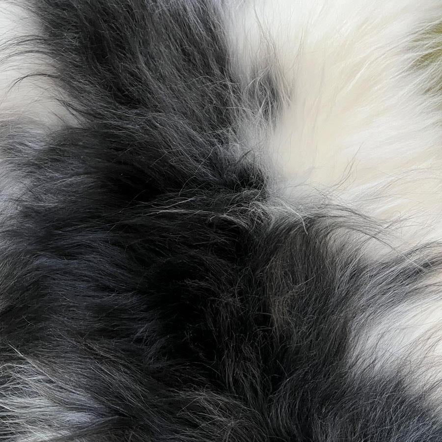 Isländisches seltenes YinYang-Schaffellfell in Schwarz und Weiß, einzigartig, groß, 231203IL06