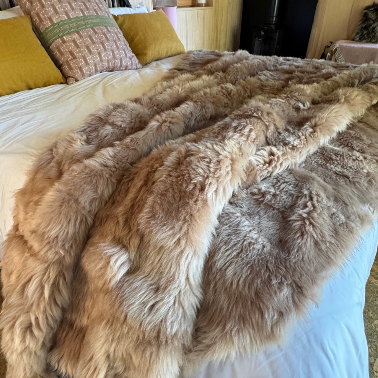 Light Caramel Toscana Shearling Throw | Sheepskin Blanket | Rug | 160cm x 230cm