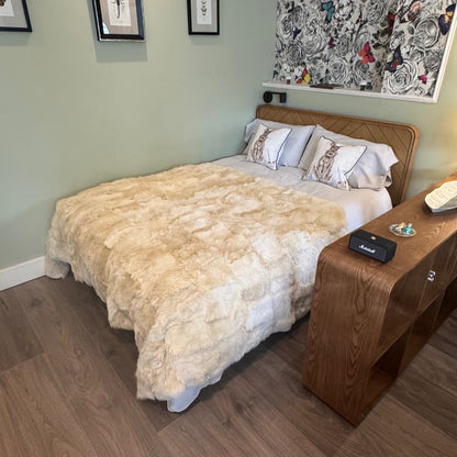 Clotted Cream Toscana Shearling Throw – 170x240cm | Biscuit Suede Back | Natural Sheepskin Blanket or Rug | Sustainable & Luxurious