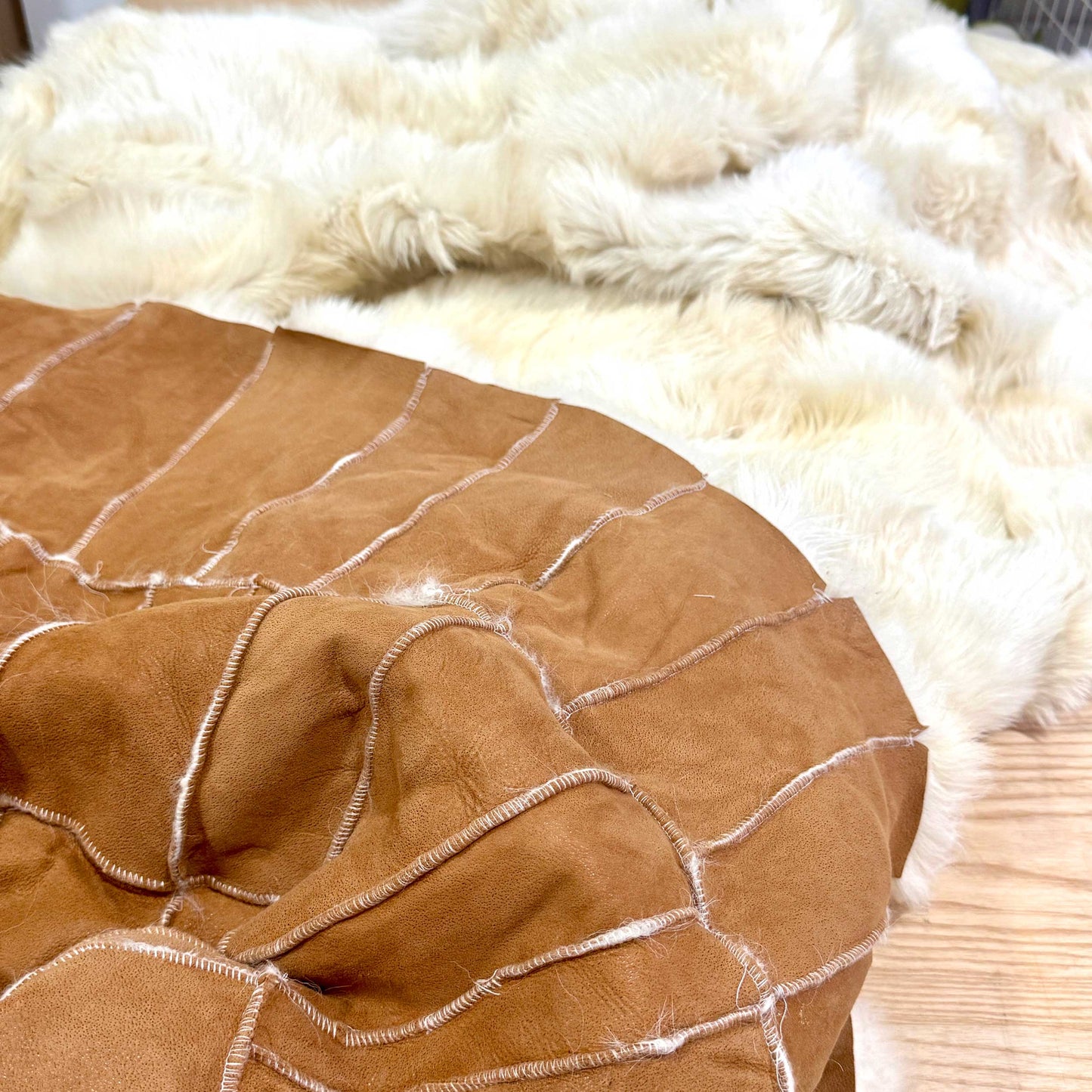 Clotted Cream Toscana Shearling Throw – 170x240cm | Biscuit Suede Back | Natural Sheepskin Blanket or Rug | Sustainable & Luxurious