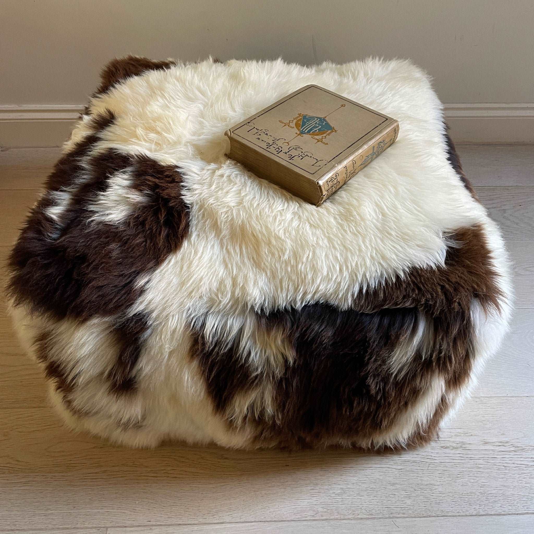 Faux fur 2024 floor cushion