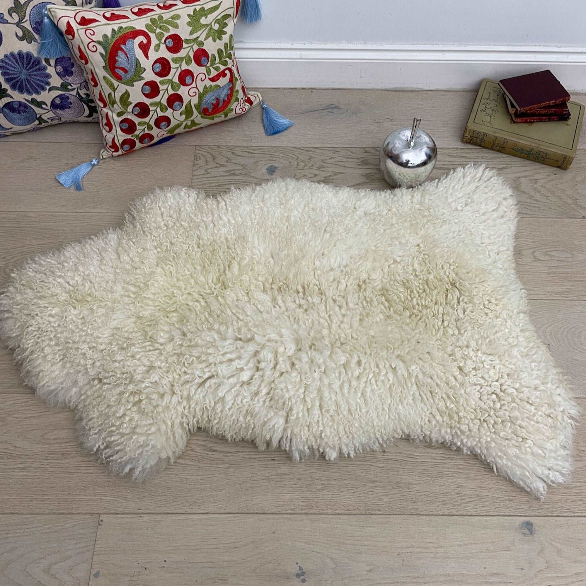 British Curly Sheepskin Ivory Cream White 100% Natural Sheep Skin Rug - Wildash London