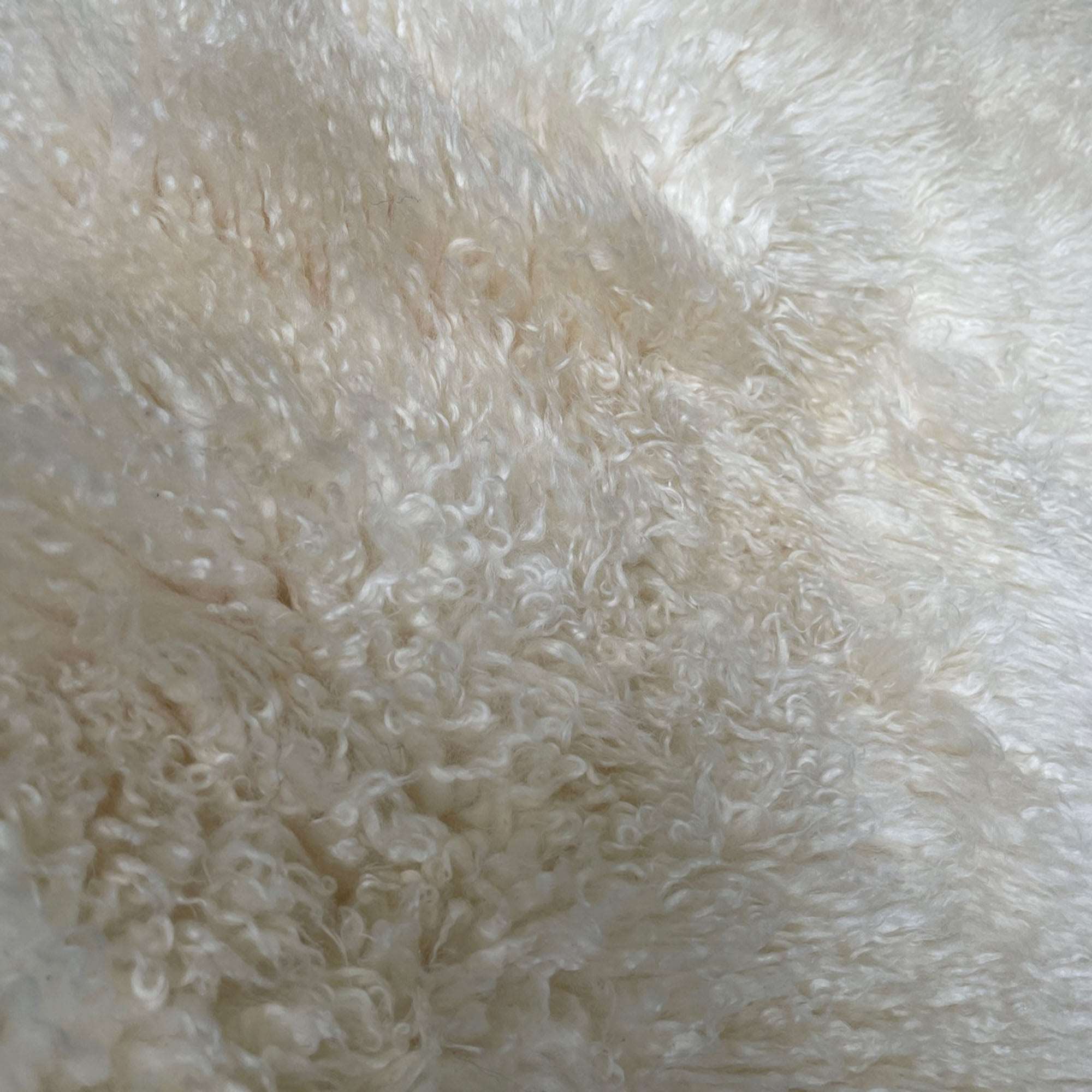 British Curly Sheepskin Ivory Cream White 100% Natural Sheep Skin Rug - Wildash London