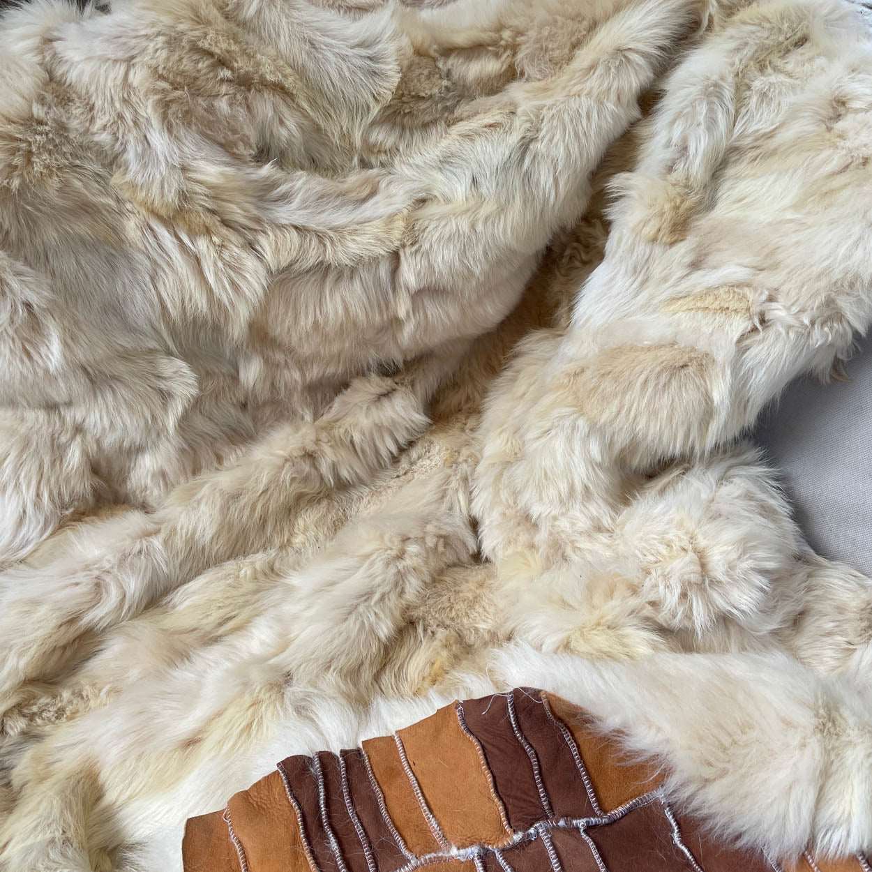 Buttercream Shearling Throw | Fur Blanket | Sheepskin Rug | JUB2205 - Wildash London
