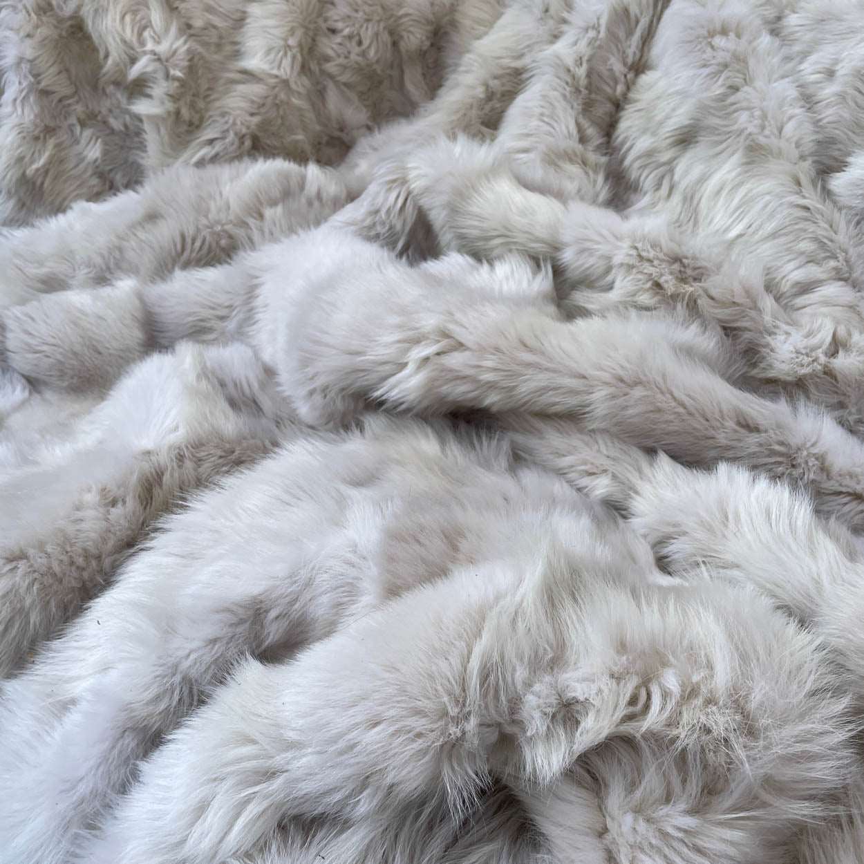 Clotted Cream Shearling Throw | Sheepskin Blanket | Rug | JUB2201 - Wildash London