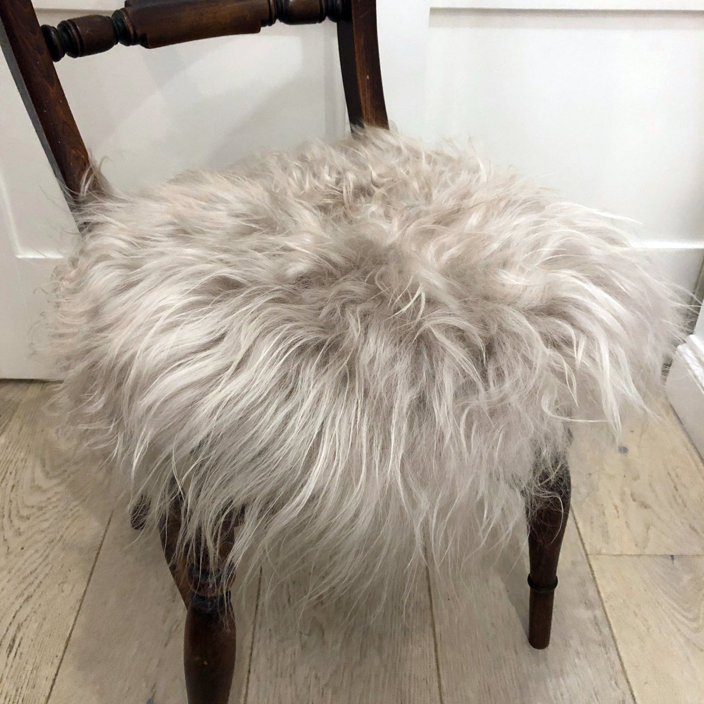Icelandic Sheepskin Roundie Seat Cover Dove Grey Long 35cm - Wildash London
