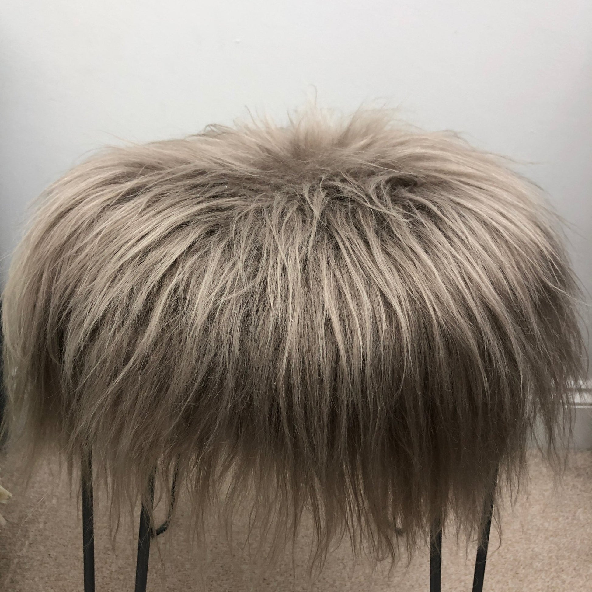 Icelandic Sheepskin Roundie Seat Cover Taupe Long 35cm - Wildash London