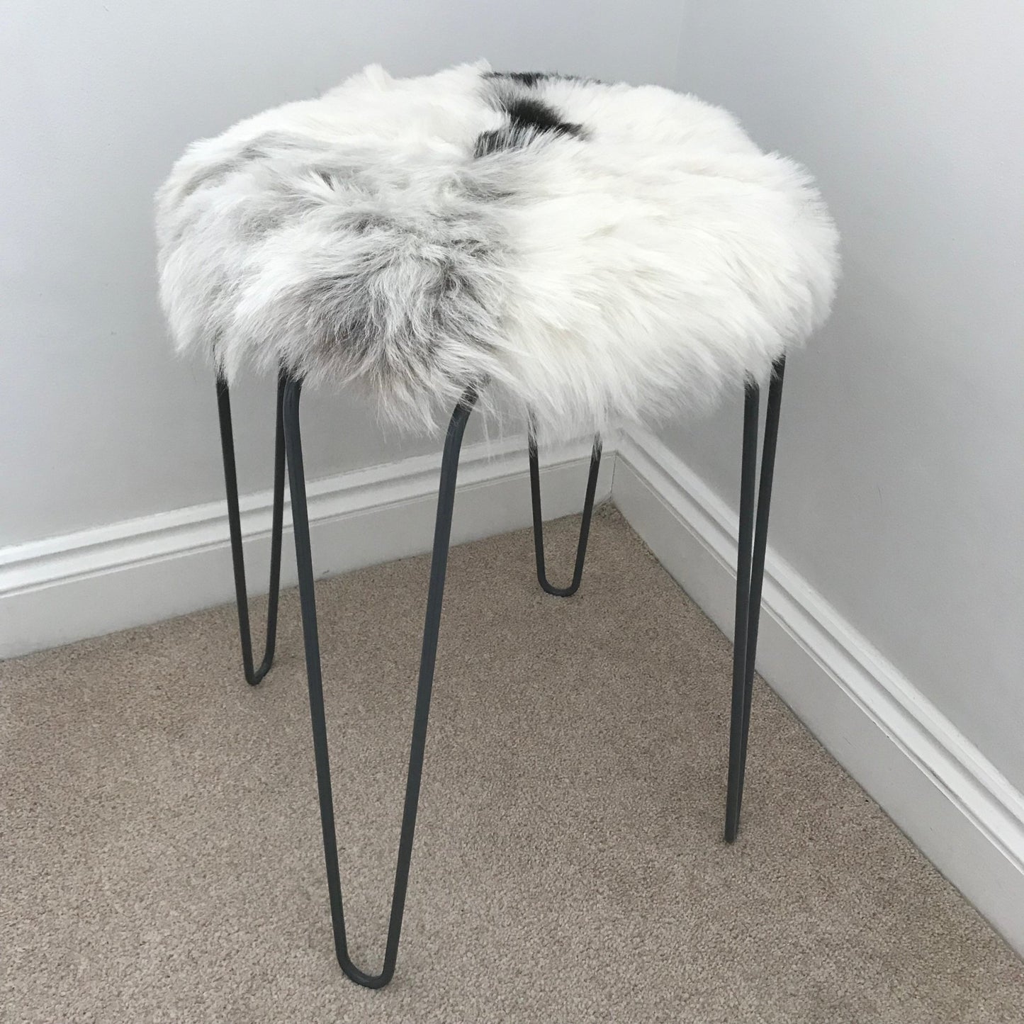 Icelandic Sheepskin Roundie Seat Cover White with Black Shorn 50mm - Wildash London