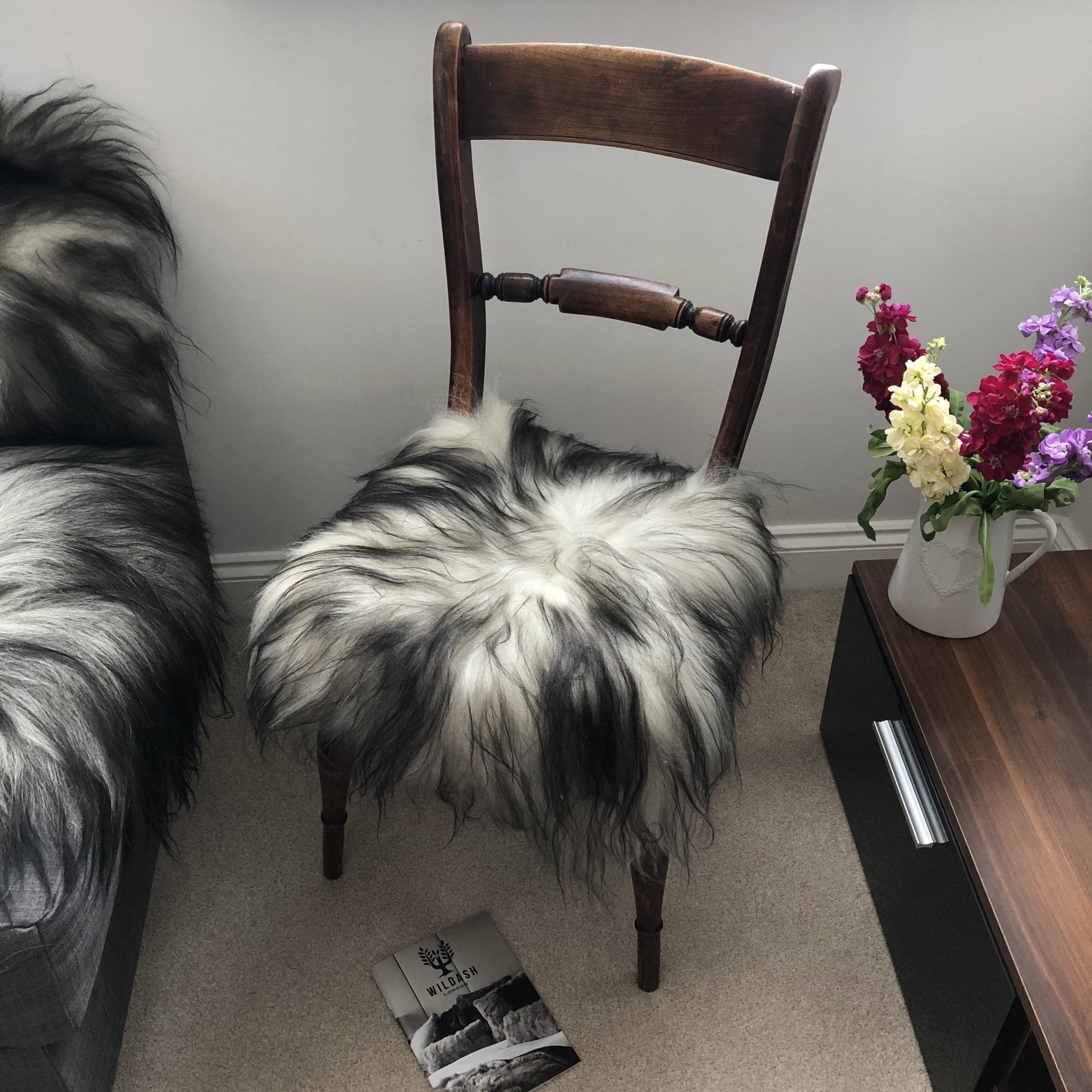 Icelandic Sheepskin Square Seat Cover 37cm ::: Timberwolf - Wildash London