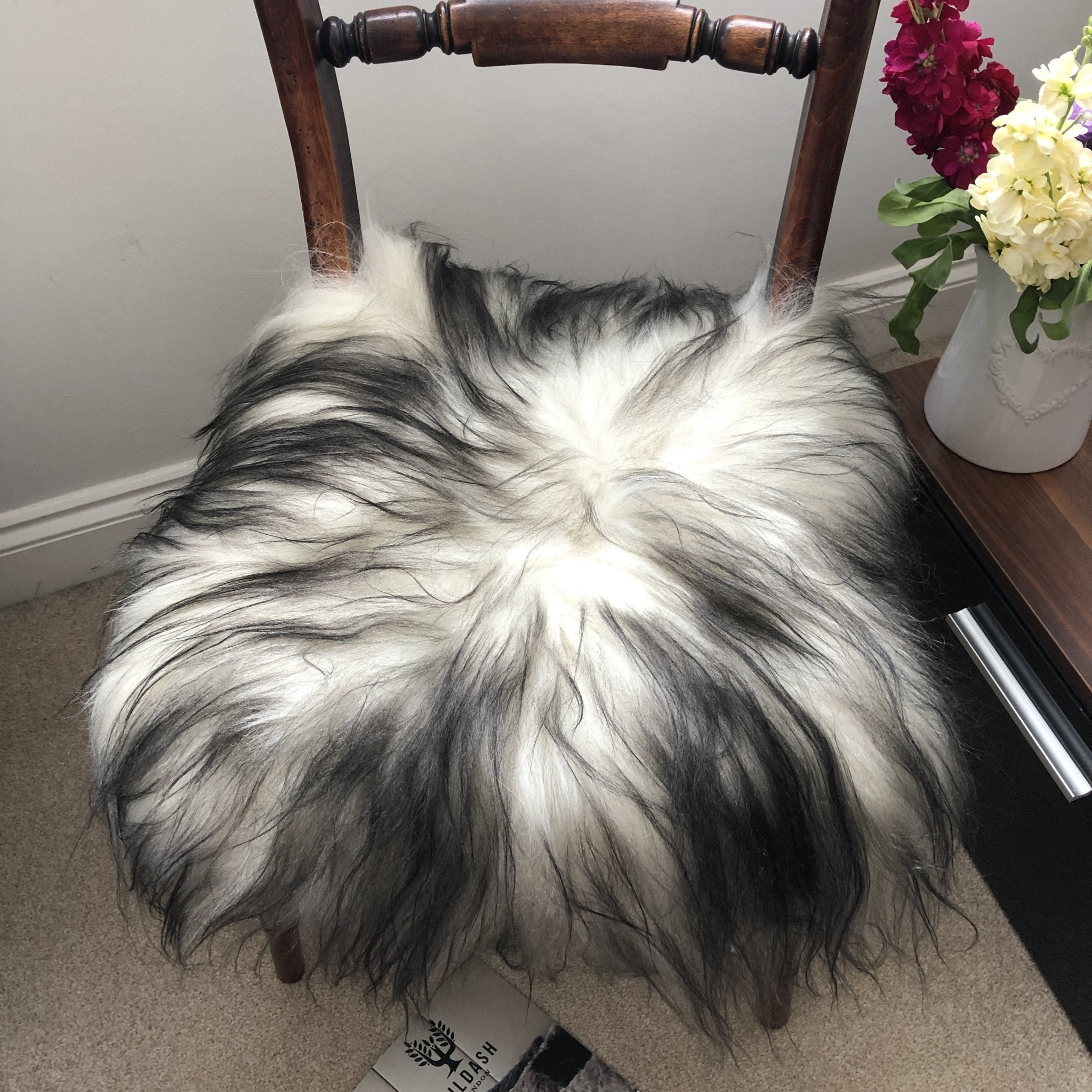 Icelandic Sheepskin Square Seat Cover 37cm ::: Timberwolf - Wildash London